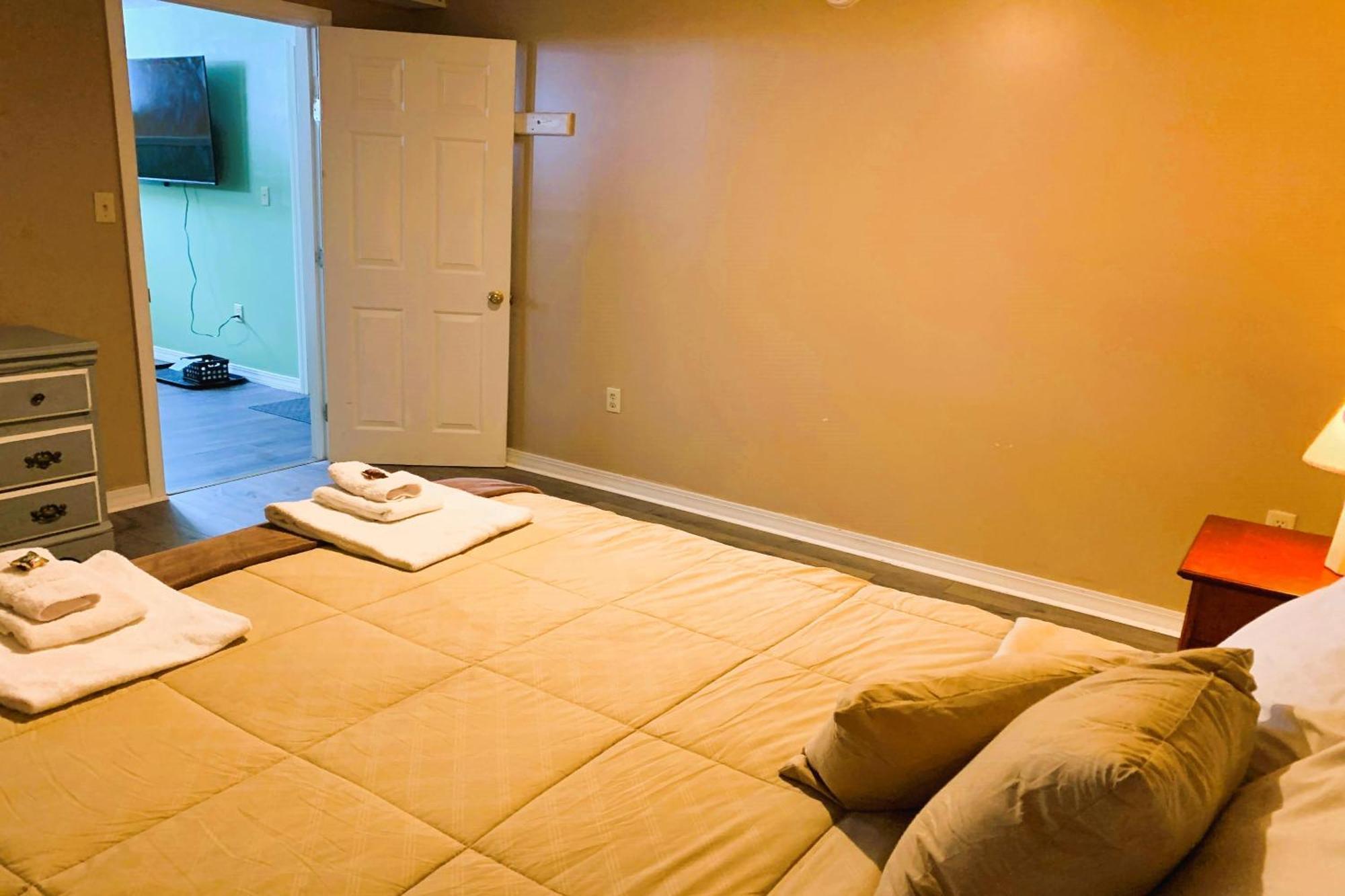 Love Hotels St John River By Oyo At Fort Kent Me Saint John Plantation Eksteriør bilde