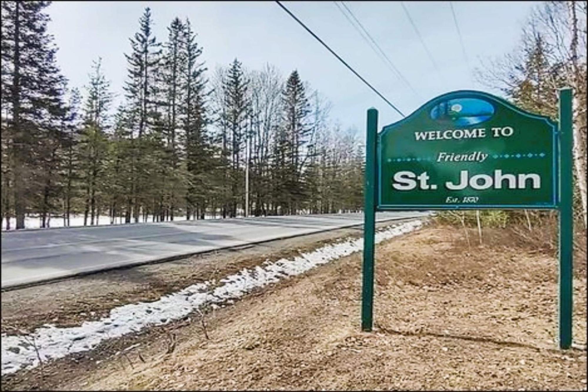 Love Hotels St John River By Oyo At Fort Kent Me Saint John Plantation Eksteriør bilde