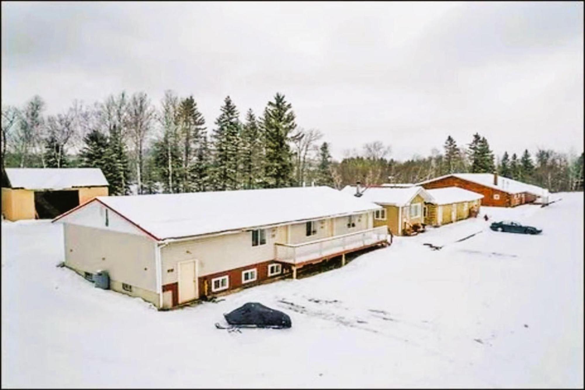 Love Hotels St John River By Oyo At Fort Kent Me Saint John Plantation Eksteriør bilde