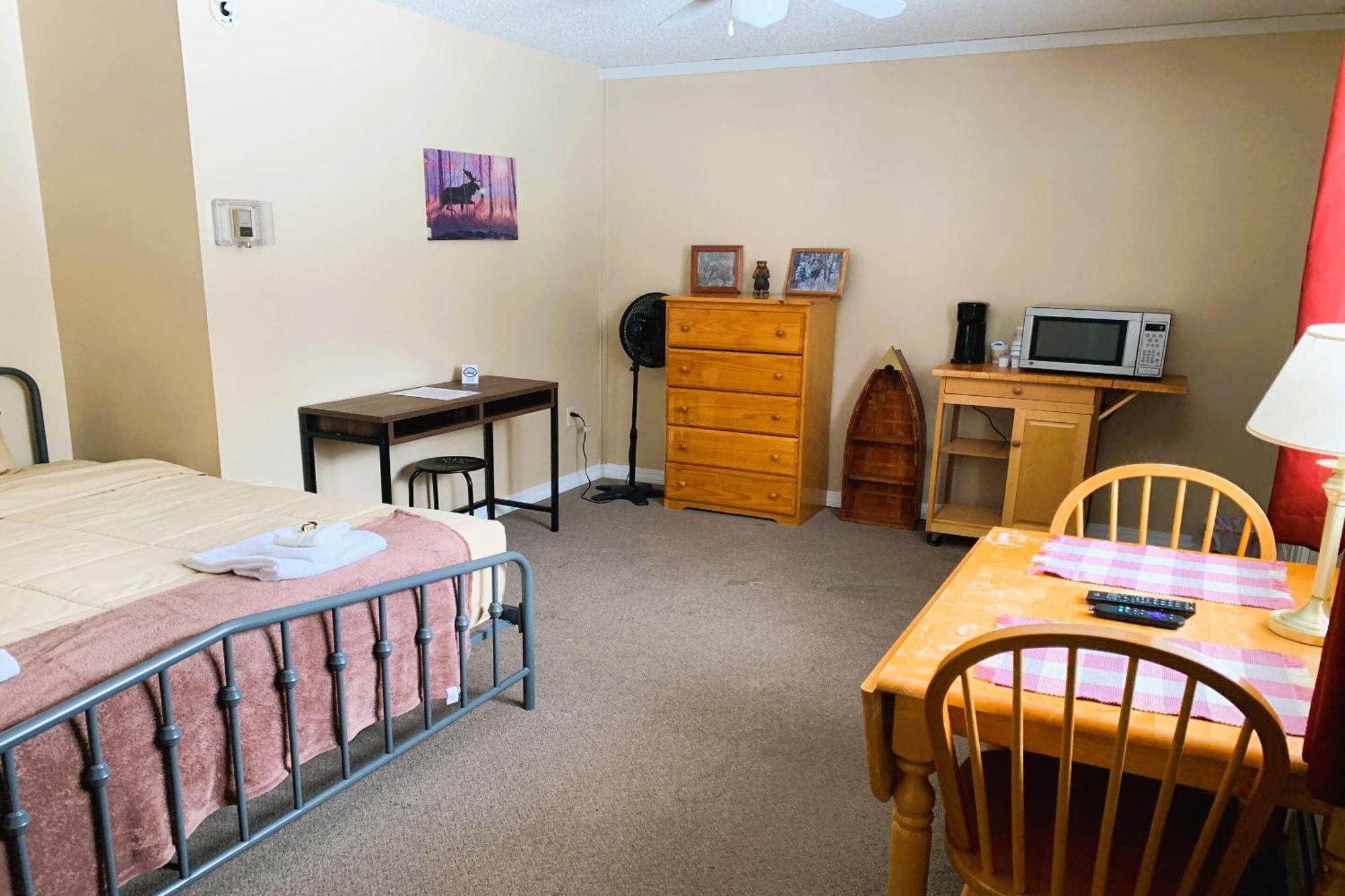 Love Hotels St John River By Oyo At Fort Kent Me Saint John Plantation Eksteriør bilde