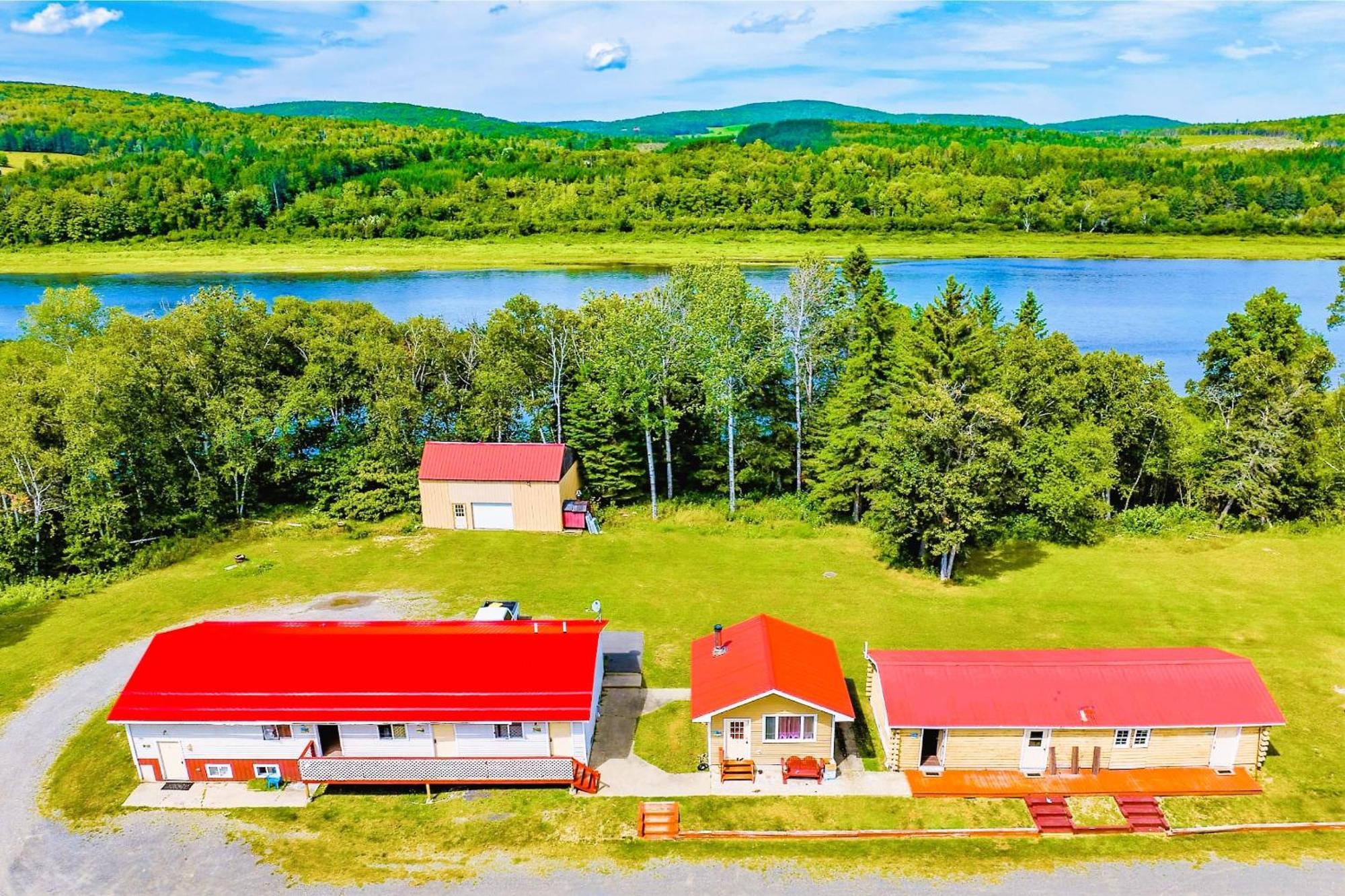 Love Hotels St John River By Oyo At Fort Kent Me Saint John Plantation Eksteriør bilde