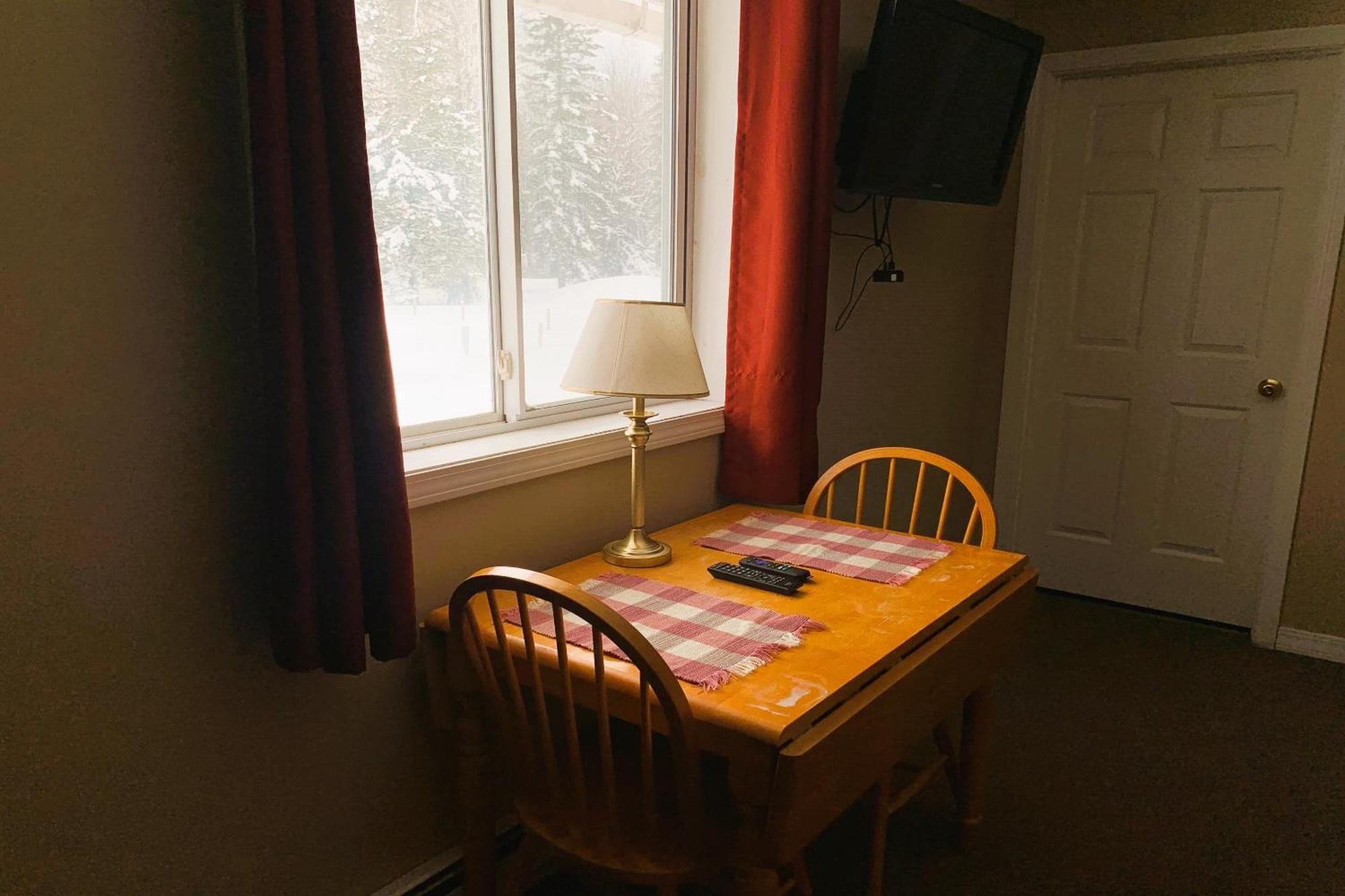 Love Hotels St John River By Oyo At Fort Kent Me Saint John Plantation Eksteriør bilde