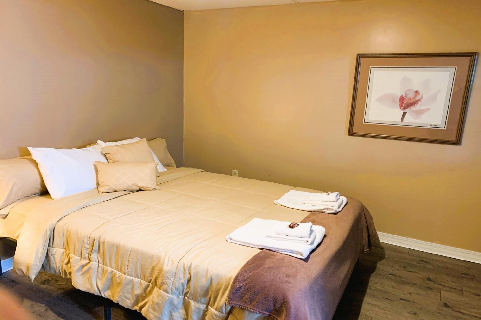 Love Hotels St John River By Oyo At Fort Kent Me Saint John Plantation Eksteriør bilde