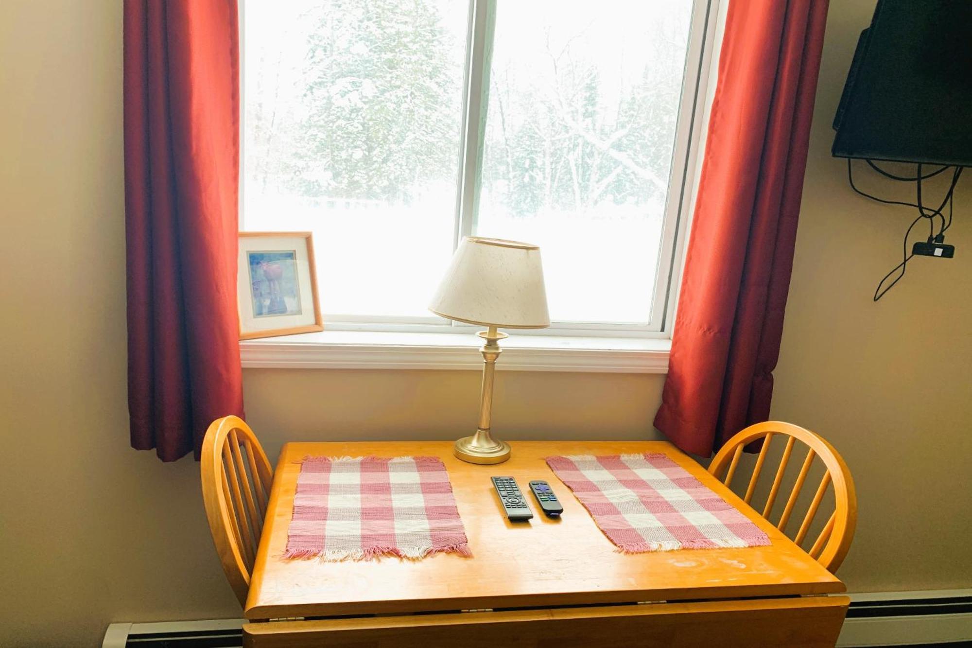 Love Hotels St John River By Oyo At Fort Kent Me Saint John Plantation Eksteriør bilde