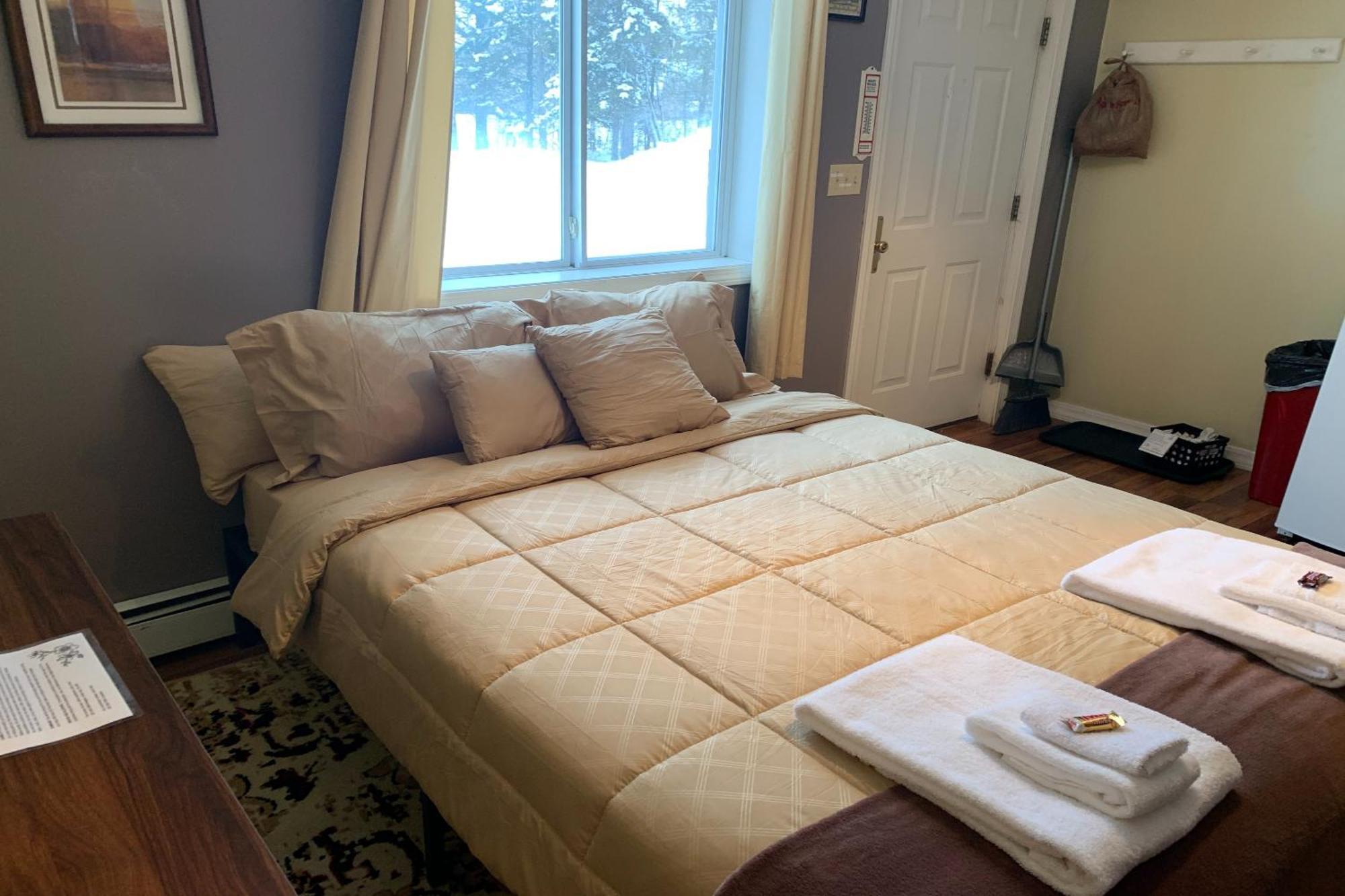 Love Hotels St John River By Oyo At Fort Kent Me Saint John Plantation Eksteriør bilde