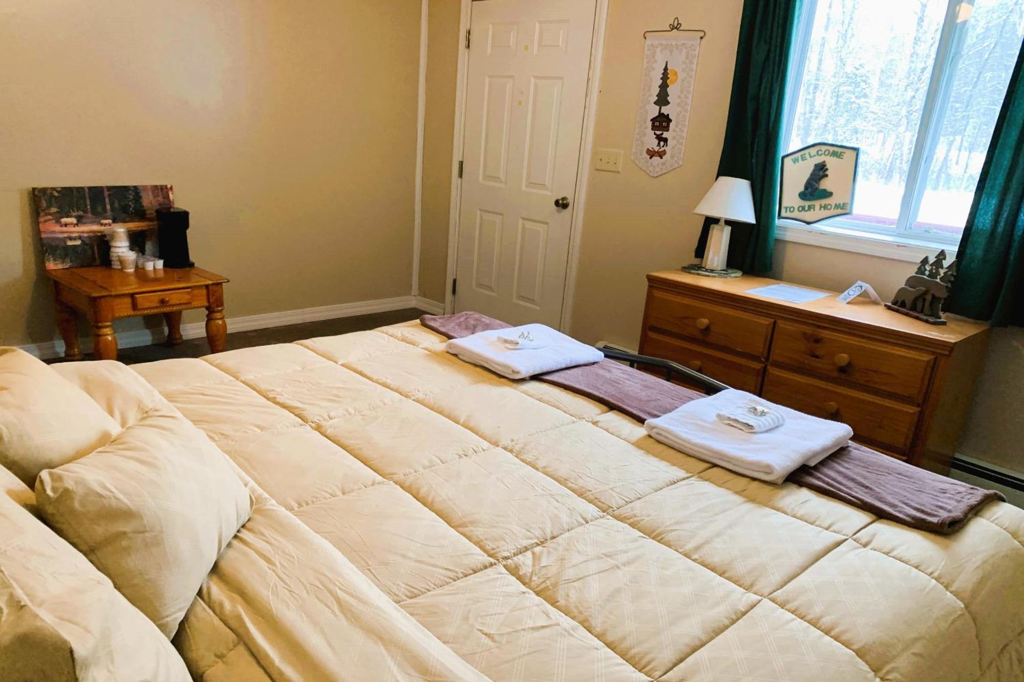 Love Hotels St John River By Oyo At Fort Kent Me Saint John Plantation Eksteriør bilde