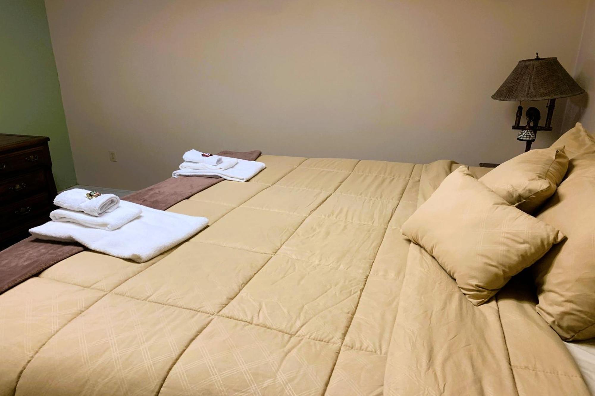Love Hotels St John River By Oyo At Fort Kent Me Saint John Plantation Eksteriør bilde