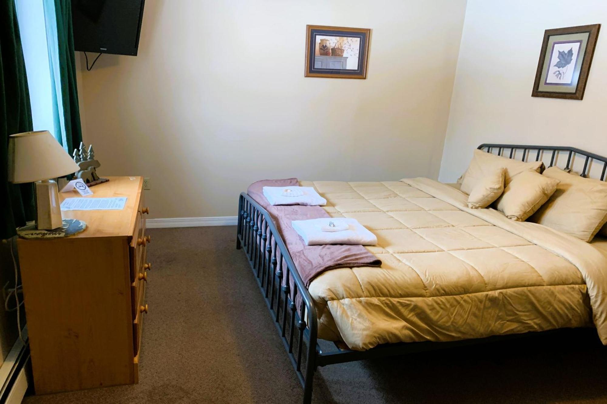Love Hotels St John River By Oyo At Fort Kent Me Saint John Plantation Eksteriør bilde